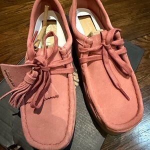 Clarks Vintage Pink Side Rose Wallabees